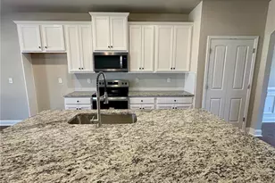 1046 Lakeview Oaks Ct, Grayson, GA 30017 - Photo 3