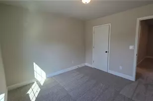 1046 Lakeview Oaks Ct, Grayson, GA 30017 - Photo 13