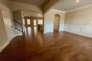 1046 Lakeview Oaks Ct, Grayson, GA 30017 - Photo 5