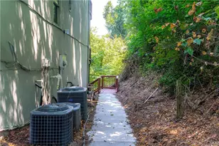 4260 Beverly Ln NE, Atlanta, GA 30342 - Photo 27