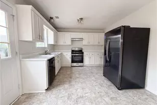 2690 Lolli Ct, Ellenwood, GA 30294 - Photo 9