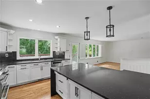 625 Patrick Pl, Atlanta, GA 30328 - Photo 15