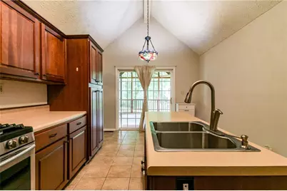2526 Lorne Court SW, Marietta, GA 30064 - Photo 7
