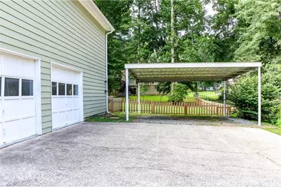 2526 Lorne Court SW, Marietta, GA 30064 - Photo 3