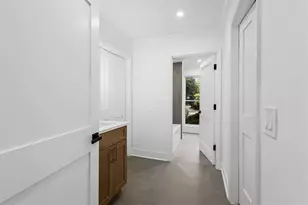 8920 Huntcliff Trce, Atlanta, GA 30350 - Photo 33