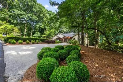 8920 Huntcliff Trce, Atlanta, GA 30350 - Photo 77