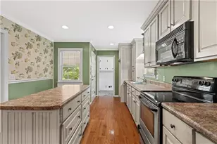 204 Sherwood Dr, Calhoun, GA 30701 - Photo 11