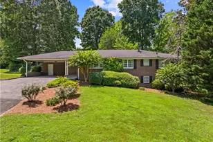 204 Sherwood Dr, Calhoun, GA 30701 - Photo 1