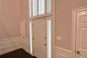 7155 Roswell Rd, Sandy Springs, GA 30328 - Photo 3