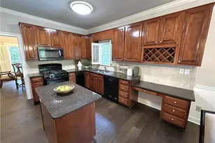 7155 Roswell Rd, Sandy Springs, GA 30328 - Photo 13