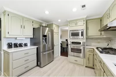 5027 Castlewood Drive SW, Lilburn, GA 30047 - Photo 5