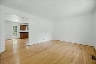 864 Whitehall Dr, Lawrenceville, GA 30043 - Photo 3
