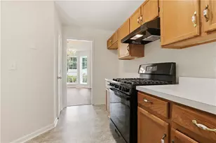 682 Stonemill Manor, Lithonia, GA 30058 - Photo 13