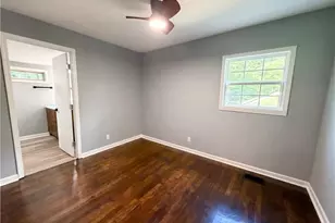 352 Dollar Mill Ct SW, Atlanta, GA 30331 - Photo 11