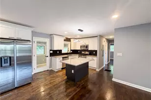 352 Dollar Mill Ct SW, Atlanta, GA 30331 - Photo 5