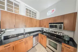560 Dutch Valley Rd NE, Atlanta, GA 30324 - Photo 13