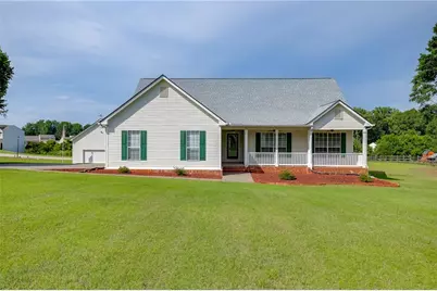 352 Olde Wick Trail, Hoschton, GA 30548 - Photo 1