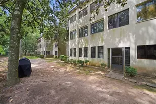 80 Chaumont Square NW, Atlanta, GA 30327 - Photo 23