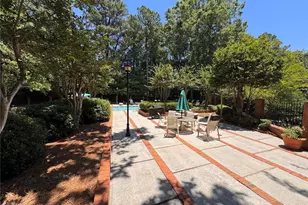 17 Willow Glen NE, Atlanta, GA 30342 - Photo 39