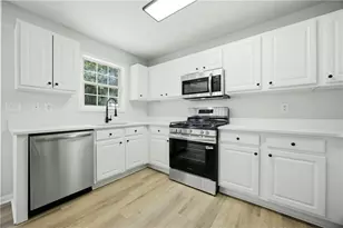 2217 Oakland Walk Dr, Lawrenceville, GA 30044 - Photo 7