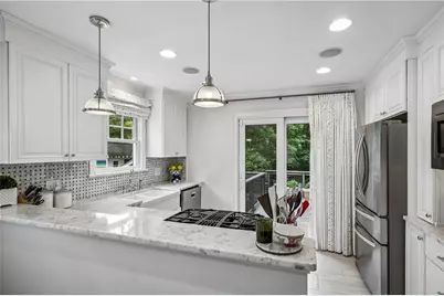 2427 Shenandoah Avenue NE, Atlanta, GA 30305 - Photo 9