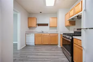6131 Brookechase Ln, Norcross, GA 30093 - Photo 11