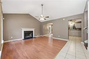2069 Bedford Ct, Lithonia, GA 30058 - Photo 5