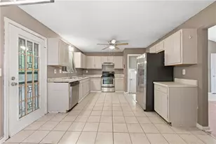 2069 Bedford Ct, Lithonia, GA 30058 - Photo 7