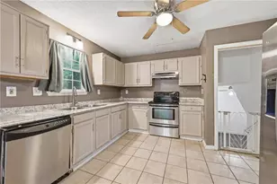 2069 Bedford Ct, Lithonia, GA 30058 - Photo 9