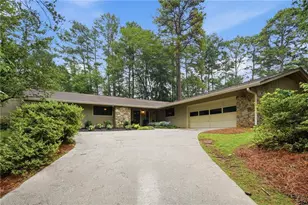 250 Rhine Dr, Alpharetta, GA 30022 - Photo 3