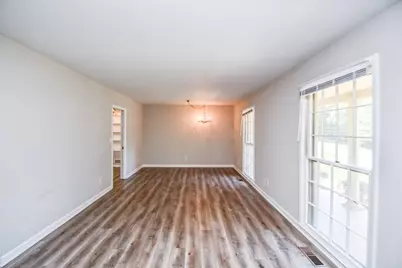 1512 Robinhood Trail, Gainesville, GA 30501 - Photo 3