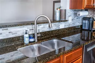 7265 Glisten Ave, Atlanta, GA 30328 - Photo 17