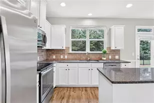 3302 Brockenhurst Dr, Buford, GA 30519 - Photo 21