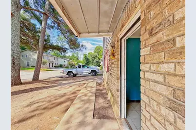 935 Six Oaks Circle #B, Norcross, GA 30093 - Photo 5