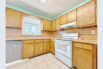 935 Six Oaks Circle #B, Norcross, GA 30093 - Photo 9