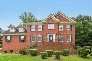 1811 Lake Cove Dr SW, Atlanta, GA 30331 - Photo 1
