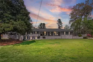 2808 Beverly Hills Dr, Marietta, GA 30068 - Photo 3