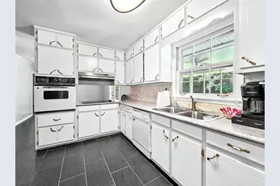 2930 Alan Drive SW, Marietta, GA 30064 - Photo 9