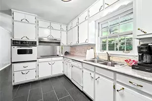 2930 Alan Dr SW, Marietta, GA 30064 - Photo 9