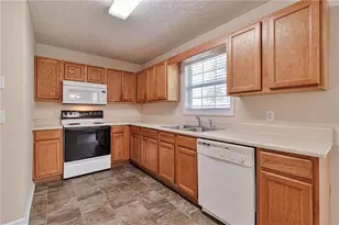 3190 Wrenwood Ct, Loganville, GA 30052 - Photo 13
