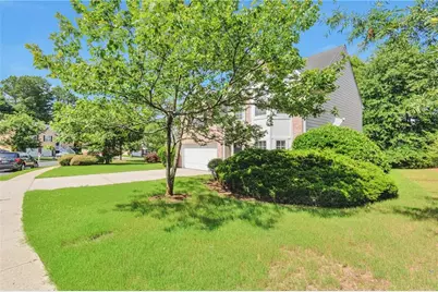 3190 Wrenwood Court, Loganville, GA 30052 - Photo 3