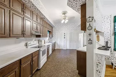 121 W Candler Street, Winder, GA 30680 - Photo 13
