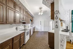 121 W Candler St, Winder, GA 30680 - Photo 13