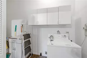 121 W Candler St, Winder, GA 30680 - Photo 17