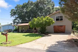 105 Fairlane Dr, Jefferson, GA 30549 - Photo 1