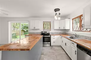 1322 Thurgood St SW, Atlanta, GA 30314 - Photo 5