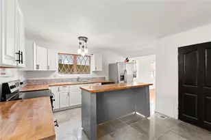 1322 Thurgood St SW, Atlanta, GA 30314 - Photo 5
