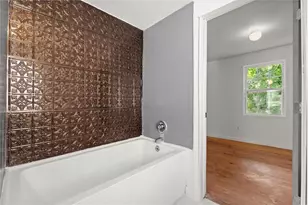 1322 Thurgood St SW, Atlanta, GA 30314 - Photo 15