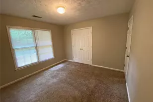1405 Glenfield Dr, Lawrenceville, GA 30043 - Photo 11