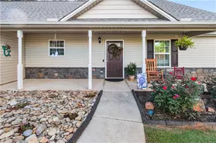 122 Bower Ct, Winder, GA 30680 - Photo 3